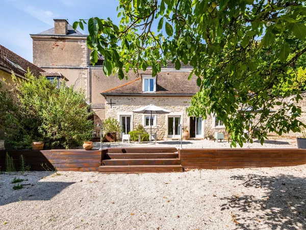 Domaine de caractère avec gîtes et activité évènementielle - Bourgogne viticole
