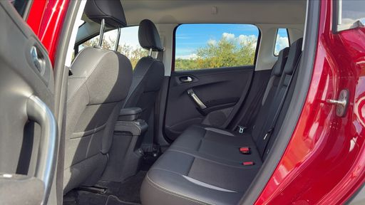 Peugeot 2008 1.2 PureTech 130 - Allure – 2018 – 66477 km – Essence – Boîte Manuelle — photo 32