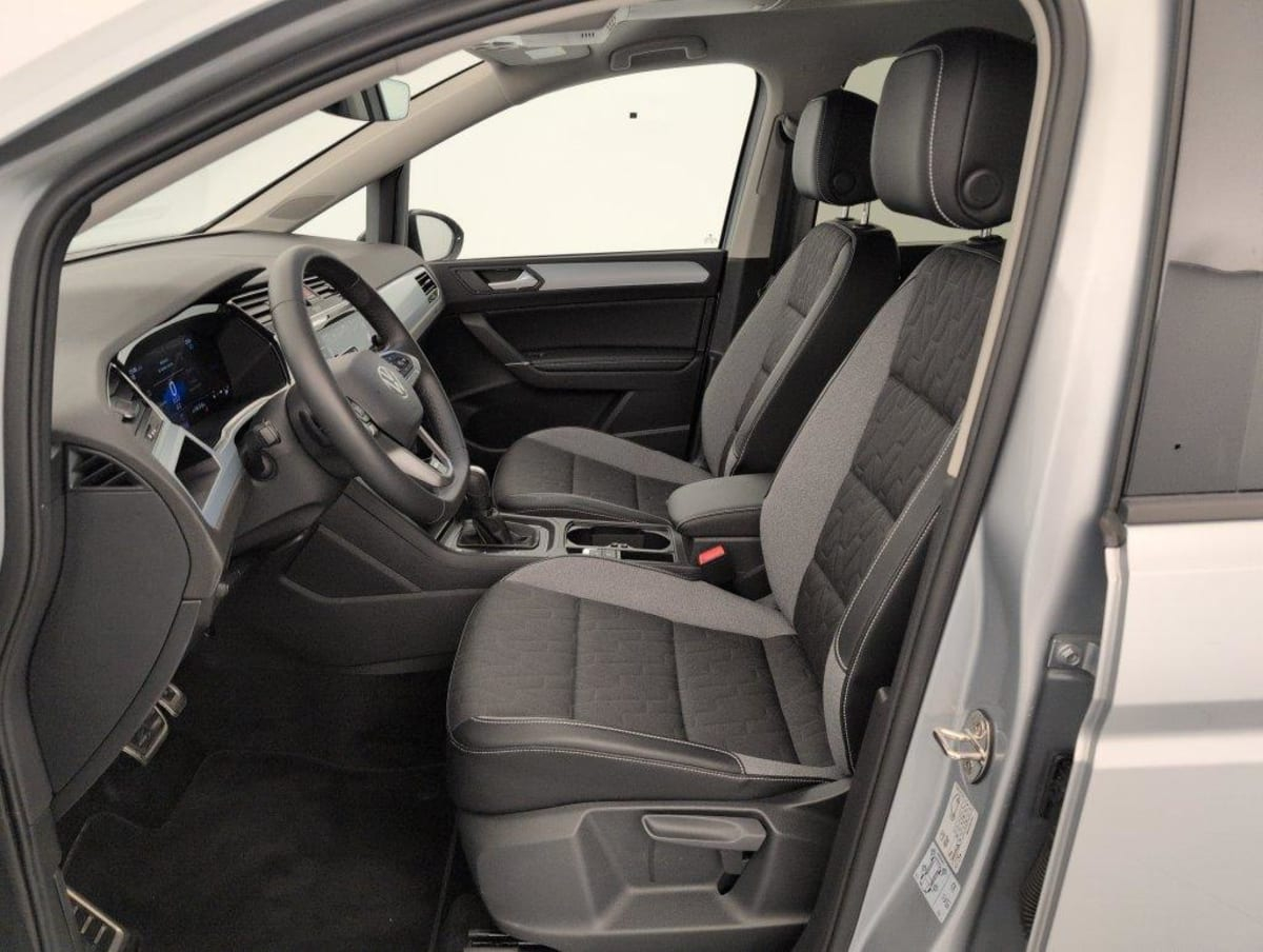 Volkswagen Touran — photo 16