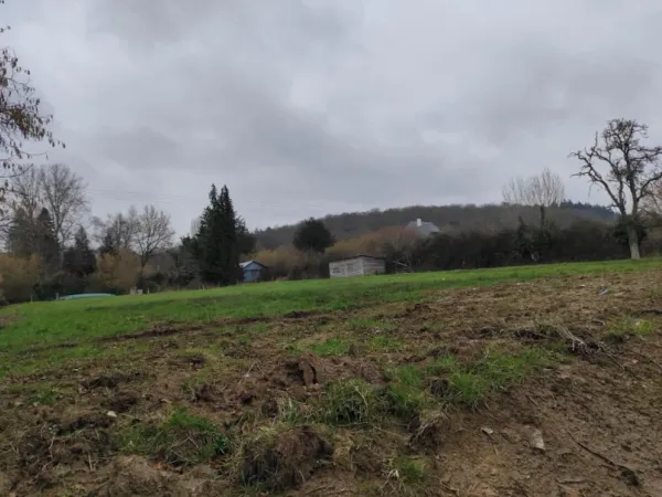 Terrain 2106 m²
