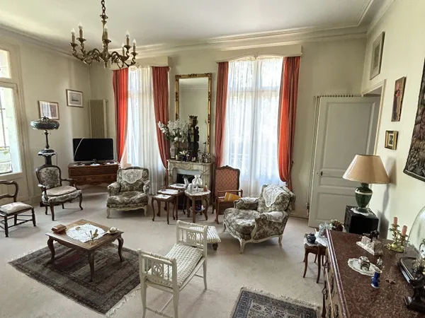 Poitiers- Secteur Blossac- Grand appartement