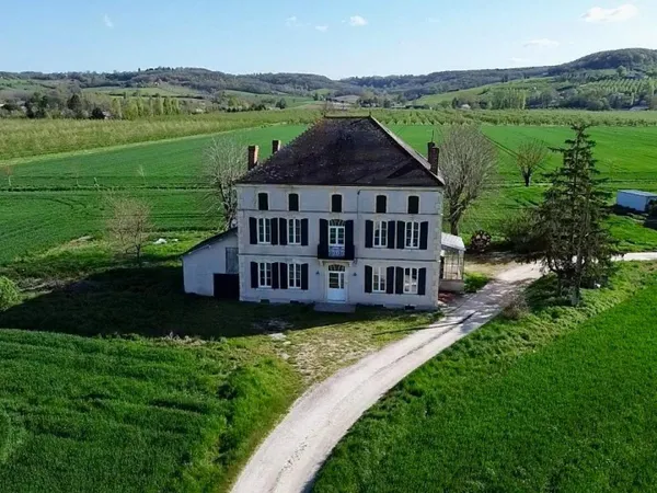 Maison de Maître avec Dépendances