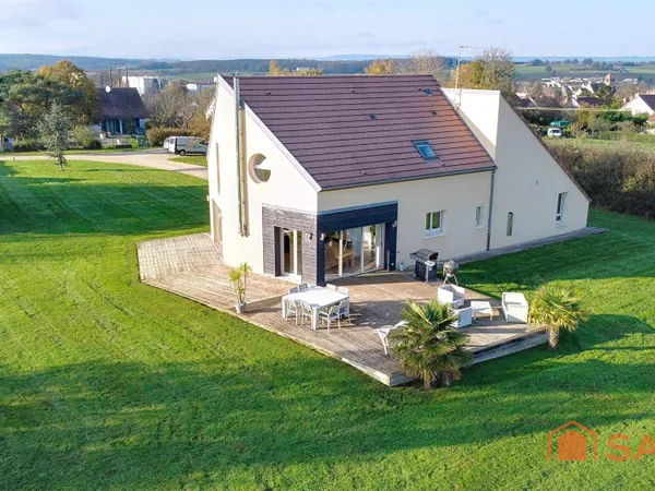Maison contemporaine et parc clos de 8 186 m²