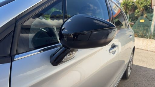 Citroen C4 1.2 Pure Tech 130 - Dynamic – 2015 – 55821 km – Essence – Boîte Manuelle — photo 2