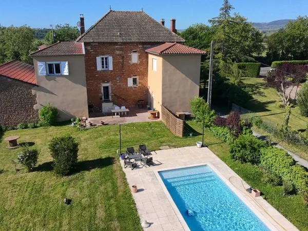 Vends maison 280m² en pierre dorée