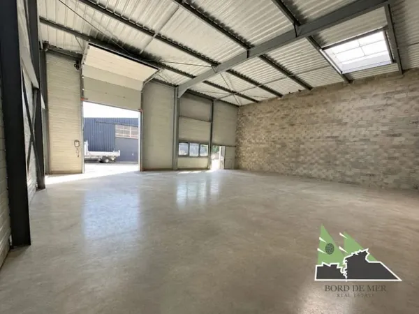 Local 194 m²