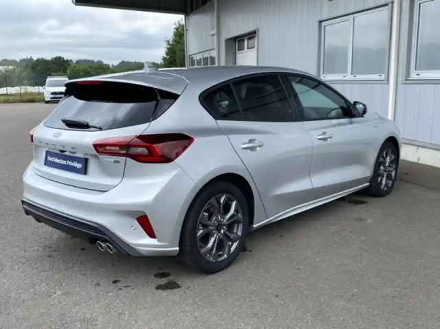 Ford Focus 1.0 flexifuel mhev 125ch st-line x — photo 2