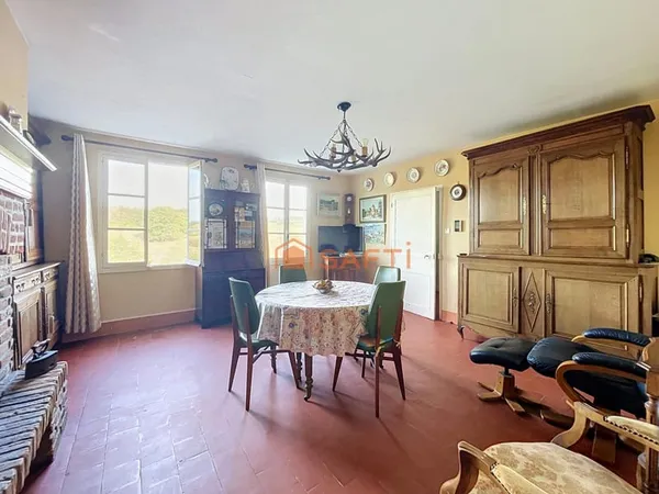 Corps de ferme isolé avec hangar de 650 m²  Vue panoramique à 360° dans les Ardennes