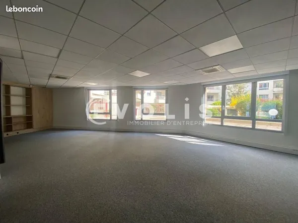 Bureaux 183 m²