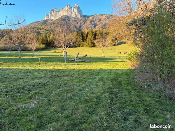 Terrain constructible 800 m² - Talloires-Montmin - Permis accordé - Vue montagnes