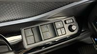 Toyota C-Hr 122h Edition 2WD E-CVT MY20 — photo 31