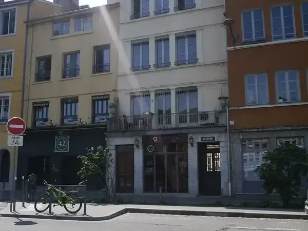 Commerce 96 m²