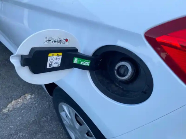 Ford Fiesta 1.0 ecoboost 95ch connect business nav 3p — photo 28