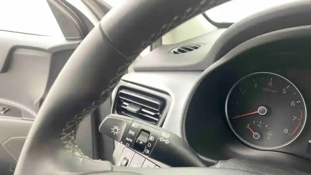Kia Stonic 1.0 t-gdi 100 ch bvm6 — photo 22