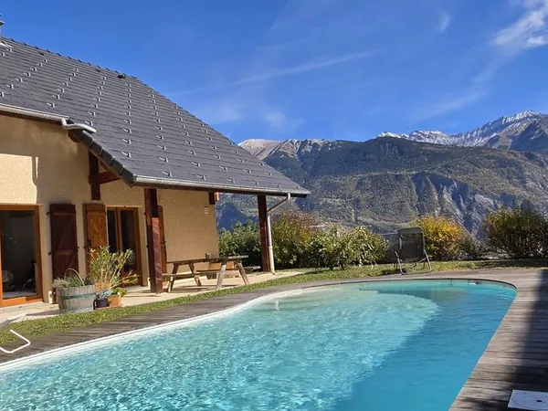 Maison avec piscine et vue montagne, quartier du Panorama