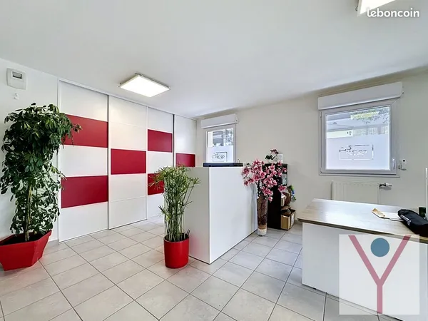 Bureaux 83 m² Villars-les-Dombes