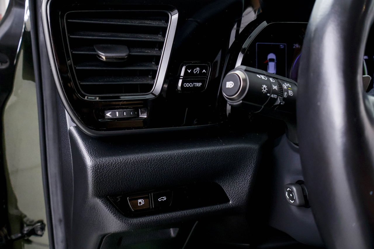Lexus NX — photo 23