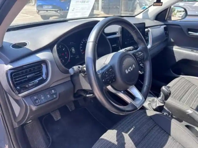 Kia Stonic 1.0 t-gdi 100ch active — photo 9