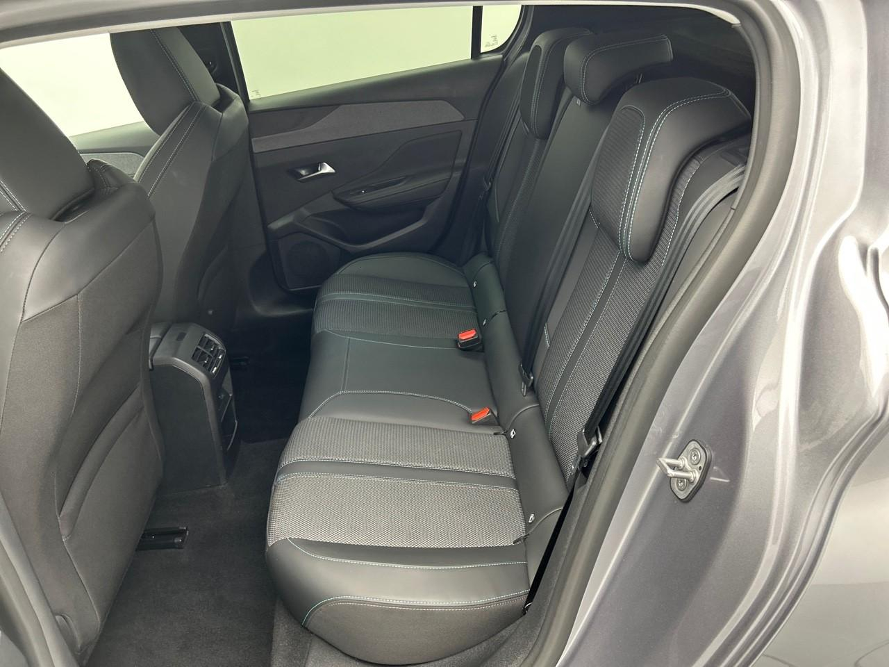Peugeot 308 hybrid 136 e-dcs6 allure — photo 13