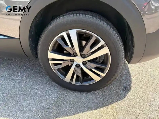 Peugeot 5008 puretech 130ch s&amp;s bvm6 — photo 11