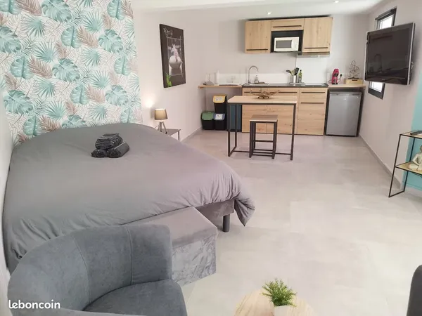 STUDIO MEUBLÉ 30 m² - TOUT COMPRIS - OCTOBRE À MARS