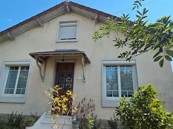 Maison non mitoyenne - Limoges Ouest - 3 Chambres - 1 Bureau - Garage de 50m²