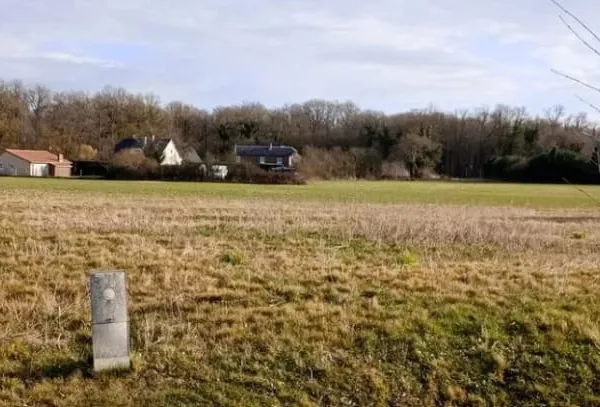 Terrain 900 m²