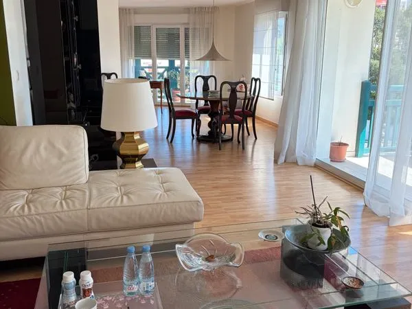 APPARTEMENT T5 TRAVERSANT à BIARRITZ