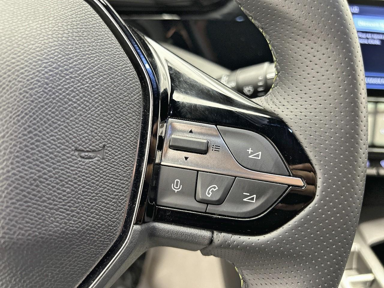 Peugeot 308 hybrid 145 e-dcs6 gt — photo 20
