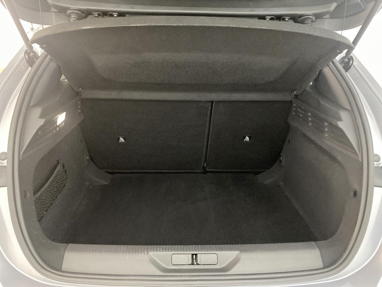 Peugeot 308 hybrid 145 e-dcs6 allure — photo 6
