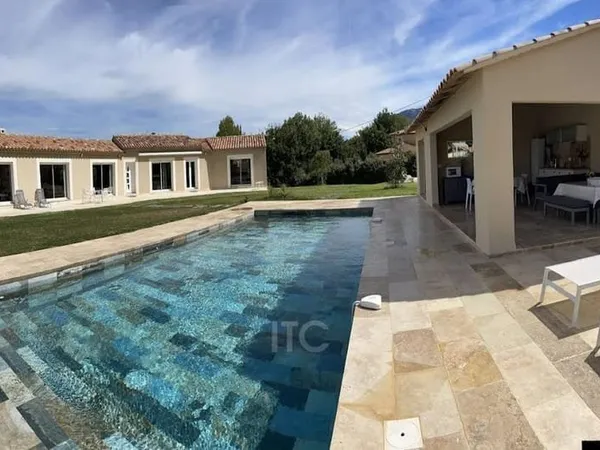 Villa 5 pièces 134 m²