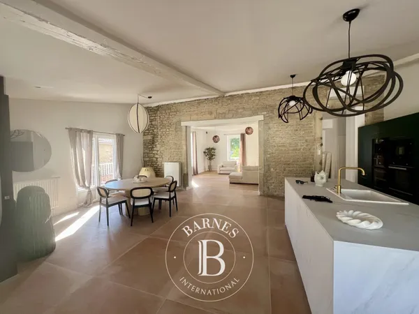 Bourgogne - Beaune - Appartement duplex avec terrasse cave voutée et emplacements de parking