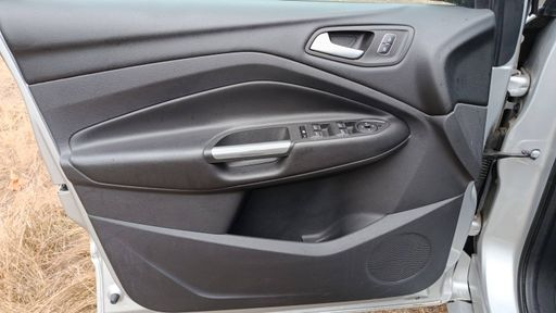 Ford Kuga 2.0 TDCi 150 AWD Powershift - ST-Line – 2019 – 120149 km – Diesel – Boîte Automatique — photo 39