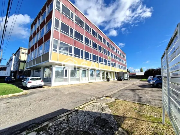 Bureaux 2000 m²