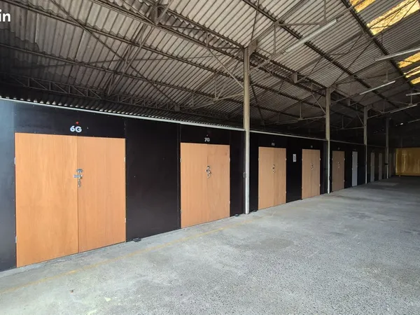 Box / Garage