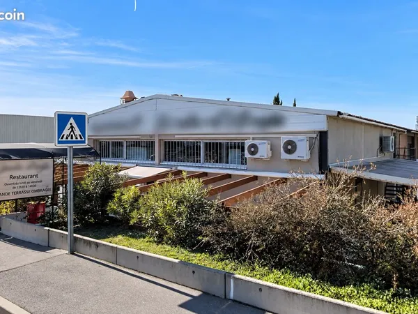 Local commercial 300 m² ex-restaurant, terrasse, parking, Aix-les-Milles