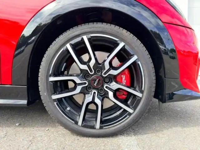 Mini Cooper 3 portes jcw 231ch jcw dkg7 — photo 12