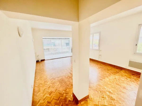 VALRAS-PLAGE VUE MER : APPART DE 82M2 AU PREMIER ETAGE ET A 30 M DE LA PLAGE