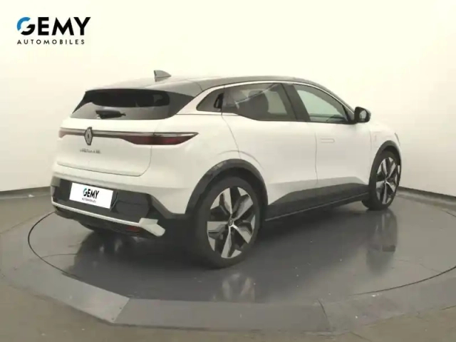 Renault Megane e-tech ev60 220 ch super charge — photo 33