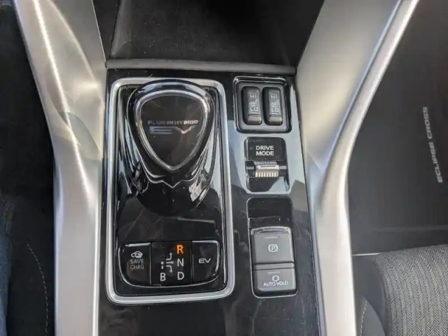 Mitsubishi Eclipse cross 2.4 mivec phev 188ch invite 4wd — photo 12