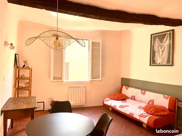 Appartement T2 semi meublé coeur Cotignac