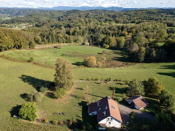 Ferme rénovée pour voir la vie en vert