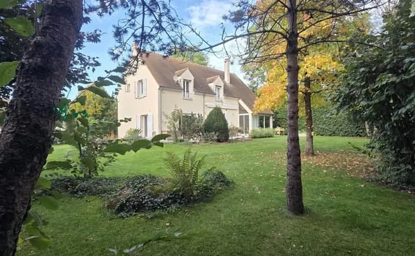 Maison traditionnelle 11 pièces