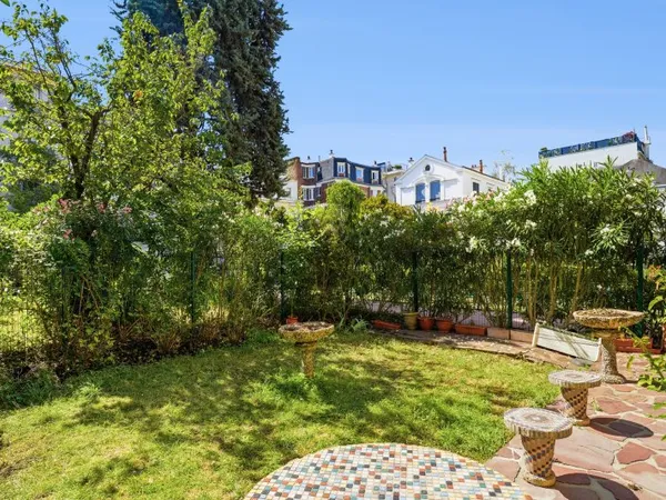 Neuilly Saint James Rez de Jardin 5 pièces