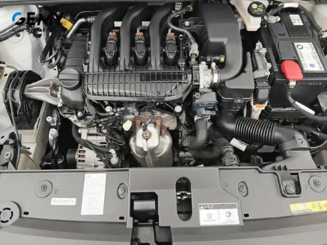 Peugeot 208 puretech 75 s&amp;s bvm5 — photo 12