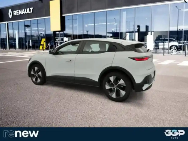 Renault Megane e-tech electric ev40 130ch equilibre standard charge — photo 10