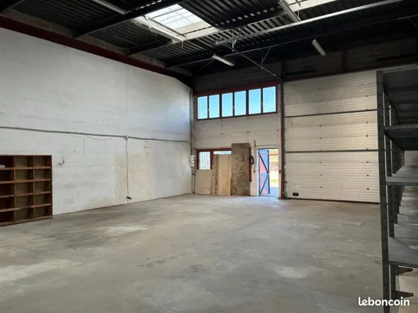 Entrepôt / Local à louer - Sur A13/A14