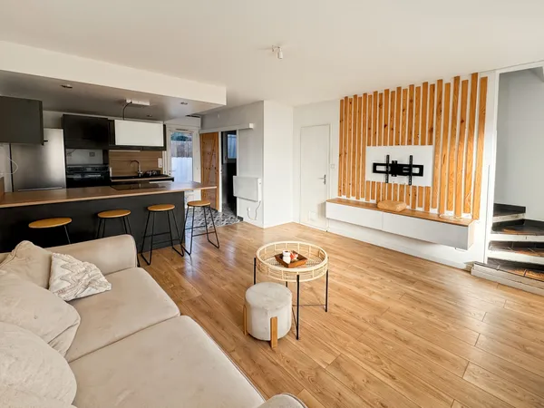 PAREMPUYRE - EN EXCLUSIVITE ! - Maison de ville de type T3