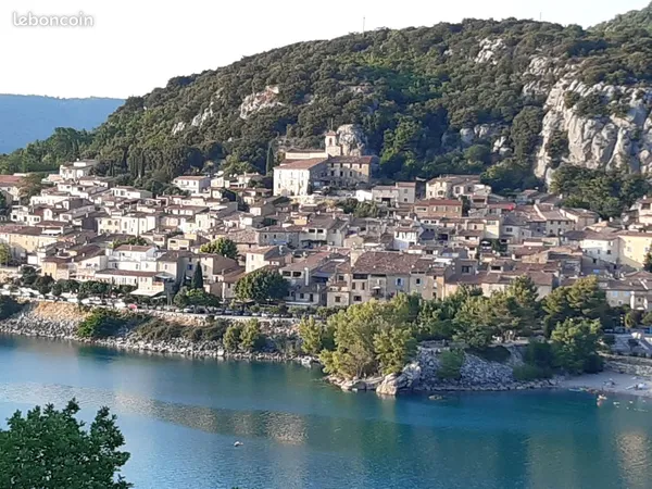 Rez de chaussée d'une maison de village