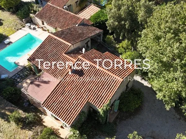 CHARMANTE VILLA AVEC PISCINE